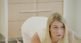 Hakiki sarışın sekreter kız Natalia Starr porn					