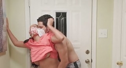 latin hemşire, koronavirüse karşı maskeyle sex yapıyor					