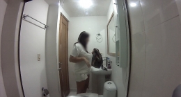 ofis temizlikçisi tuvalette gizli kameraya yakalandı					